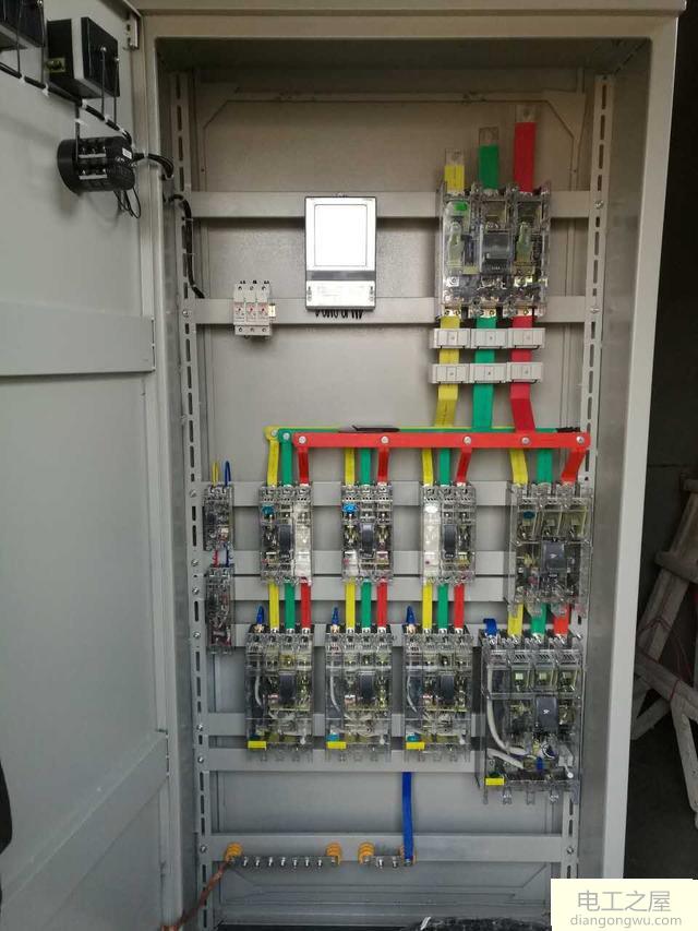 B1APE1低压配电柜怎么接线
