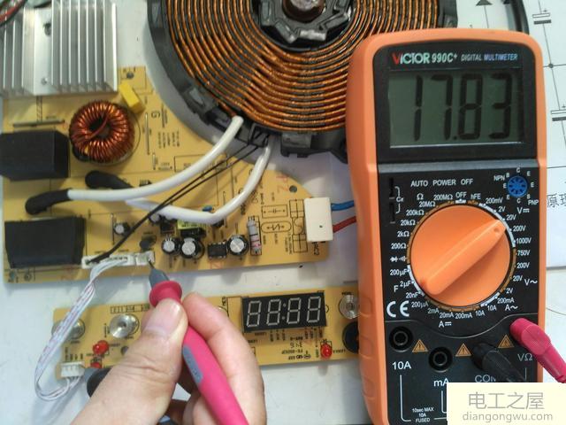 美的电磁炉工作几分钟跳保温状态是什么原因