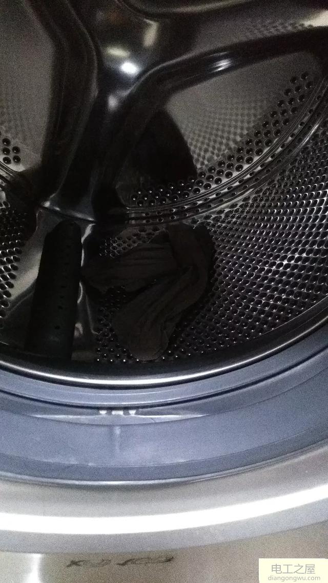 洗衣机里面漏水怎么回事?什么原因