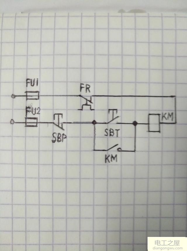 交流接触器通电没按启动按键时就吸合了是什么原因