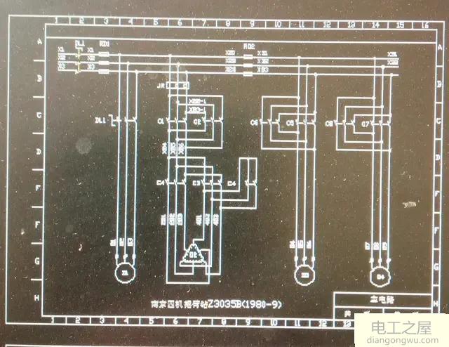 三角形双星形双速<a href=http://www.diangongwu.com/zhishi/diandongji/ target=_blank class=infotextkey>电动机</a>用什么启动方式好