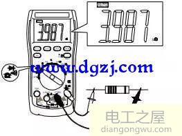 数字万用表测电阻方法图解及注意事项