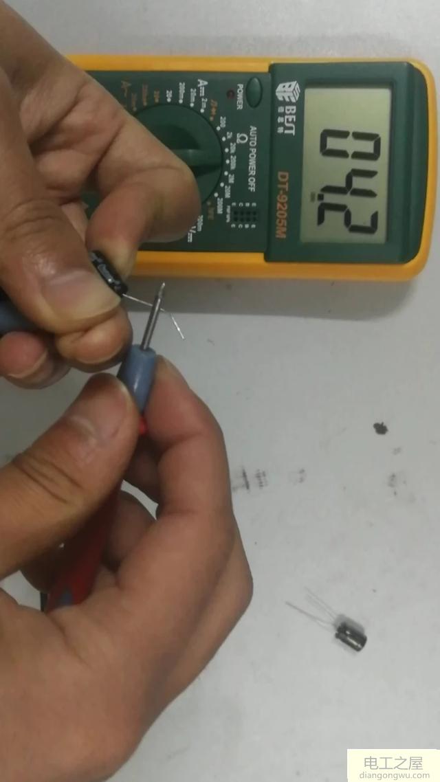 数字万用表测量电容好坏的测量方法