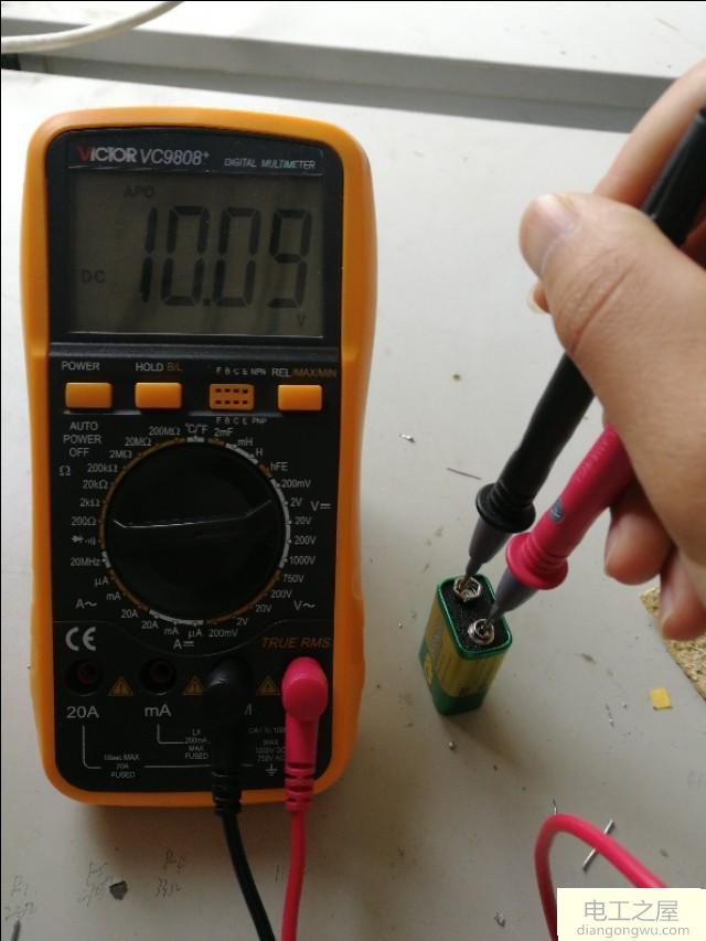 万用表怎么测电压?万用表测电压的方法