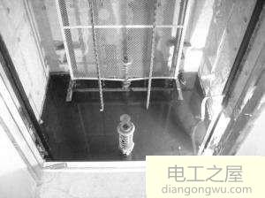 电梯井泡水为什么电梯机房电源会损坏