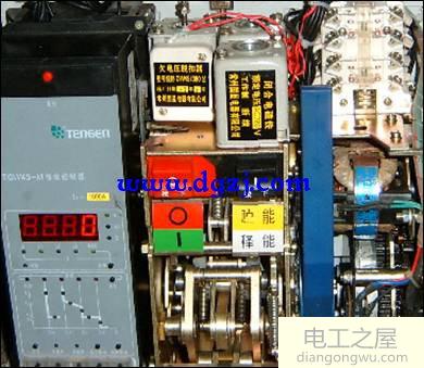 低压断路器脱扣器的种类及作用