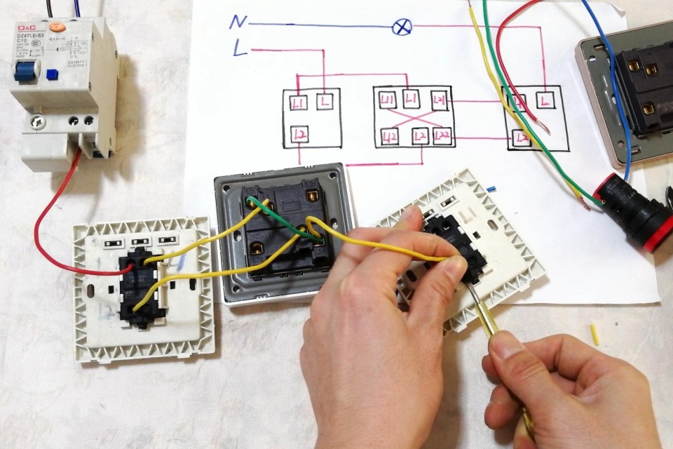 一灯2控，3控，4控怎么接线？会接这2种开关，你就能接100控电路