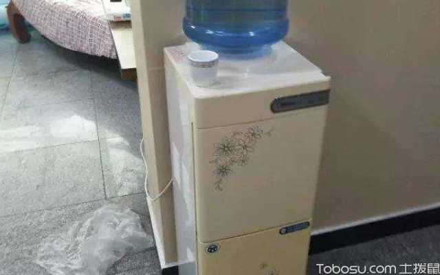 美的台式饮水机
