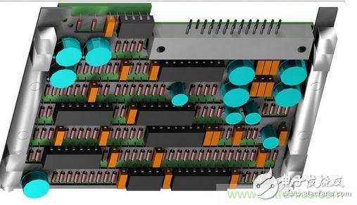 F-16战斗机的雷达干扰装置PCB，在所有的零组件下方有一个铝制散热器；千万别让机械工程师为了散热器设计而自作主张布局PCB，以免牺牲电子能。