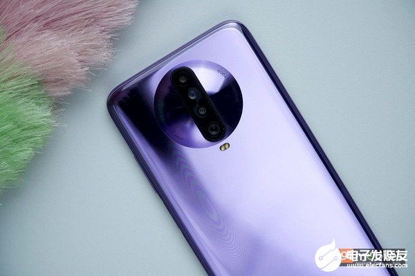 POCO X2在印度正式发布该机搭载骁龙730G处理器屏幕刷新率为120Hz