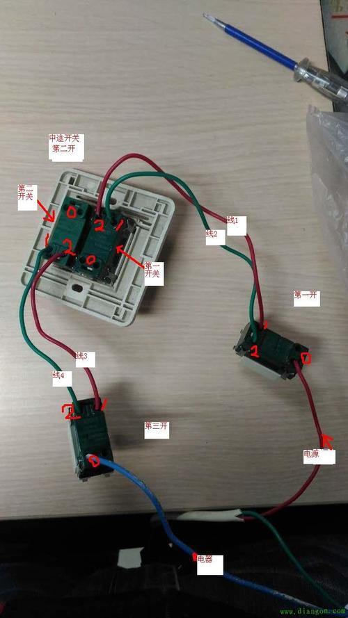 一灯双控开关实物接线一控2灯接线图解