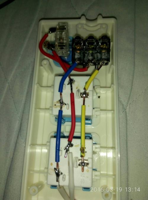 多个插座电线连接图,插座并联接线图实物图,多个插座怎么接线图解,多