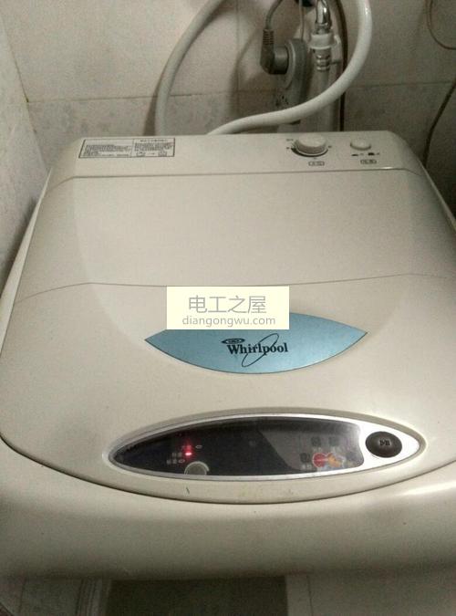 洗衣机一直排水是什么原因-洗衣机一直进水不洗涤怎么回事
洗衣机一直转怎么回事？快来了解一下